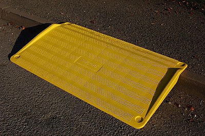 Trottoir drempel in HDPE 1.265 x 747 x 112 mm