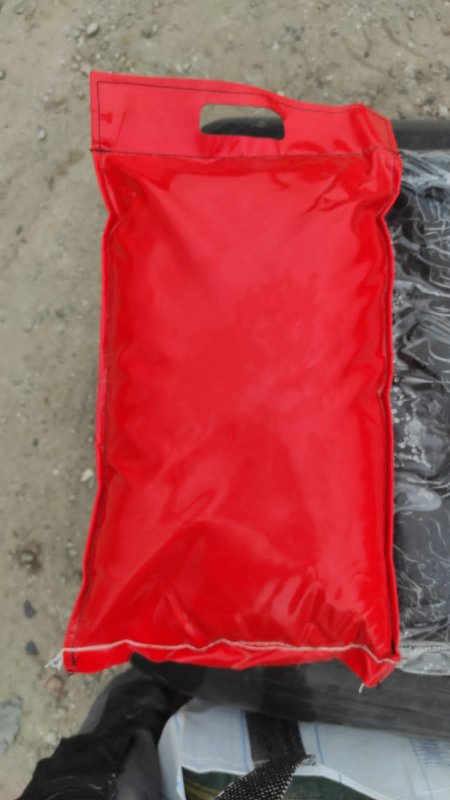 Zandzak rood gevuld 35 x 55 cm met handvat (15kg zand)
