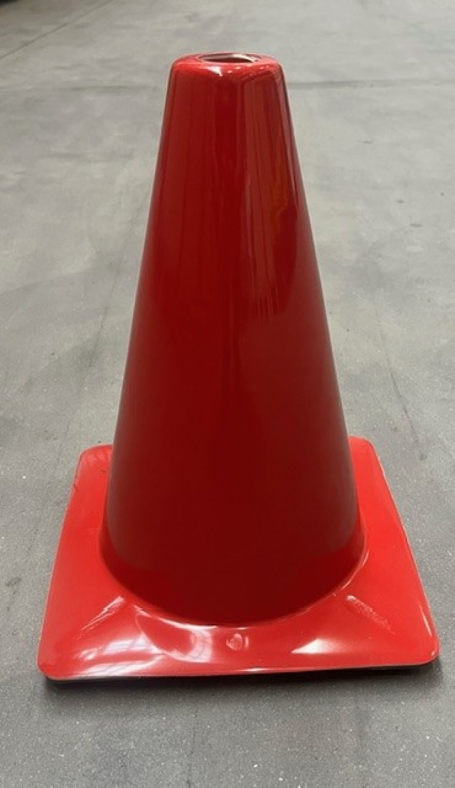 Kegel 30cm soepele pvc rood