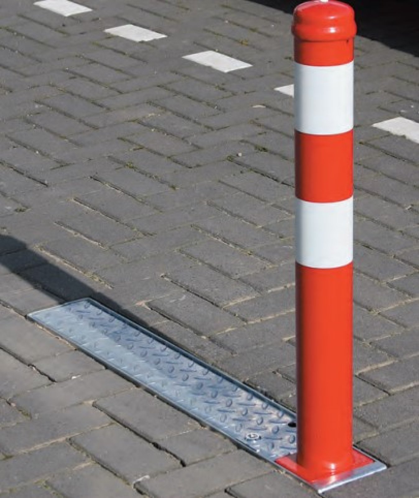 Paal rood/wit Ø 89 mm neerklapbaar (driekantslot) L 750 mm