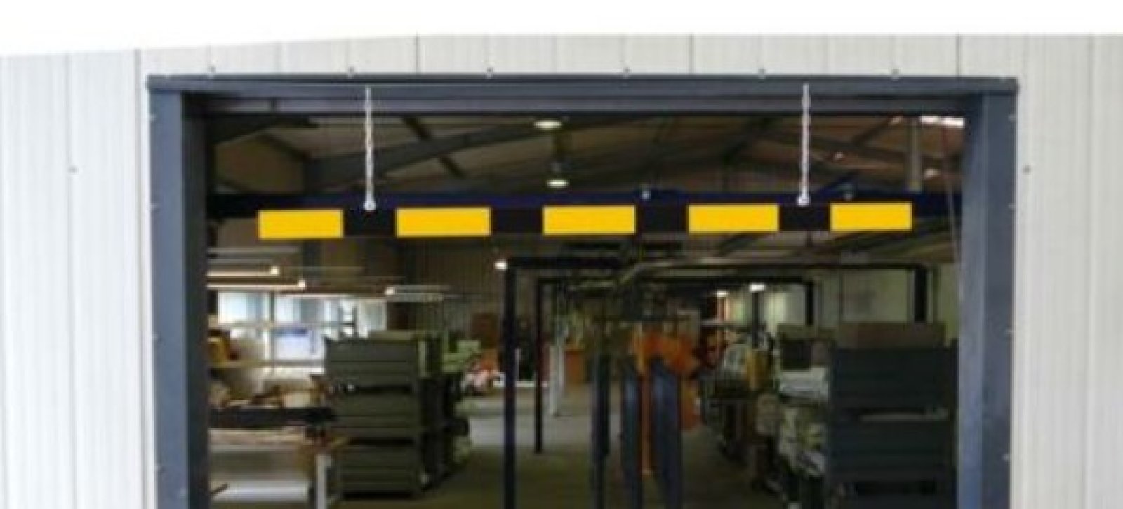 Barriere balk voor vaste hoogtebegrenzer H: 100mm L: 3000mm aluminium geel met 2 zijden voorzien van zwarte reflectie