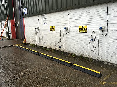 Parkeerstop voor vrachtwagens - 1000 x 220 x 115 mm