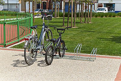 Verzinkt fietsenrek 2 niveaus voor 5 fietsen L 1920 x 450 x 450 mm zonder of met anti-diefstalbeugels (H 830 mm)