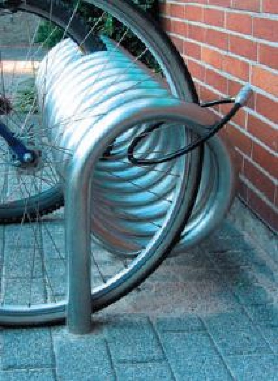 Fietsenrek in spiraalvorm - thermisch verzinkt om in te betonneren