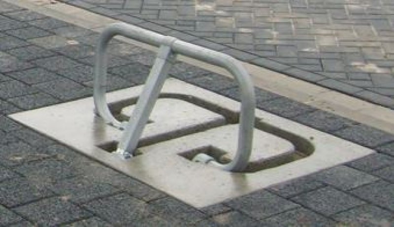 Parkeerbeugel in betonnen voet - L 82 * H 38,5 cm MOQ 4