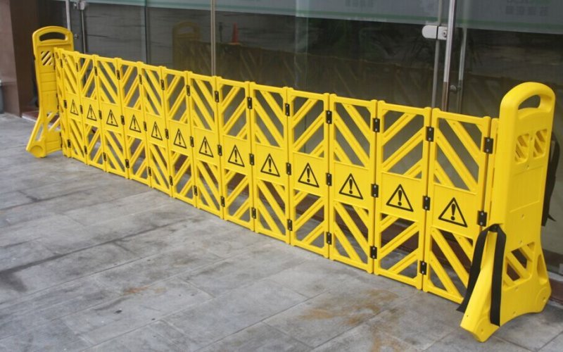 Mobiel schaarhek PVC GEEL 1000 x 590 x 390 mm uittrekbaar tot 3,85 m