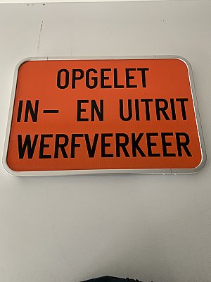 Bord T2000 600 x 400 mm + oranje achtergrond + zwarte tekst 
