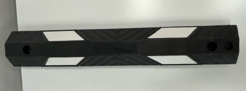 Parkeerstop 90 x 15 x 10 cm in gevulkaniseerde rubber (incl bevestigingen en doppen)