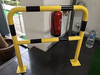 Veiligheidshek Ø 40 of Ø 60 mm met voetplaat H 1000 mm in verschillende afmetingen en kleuren