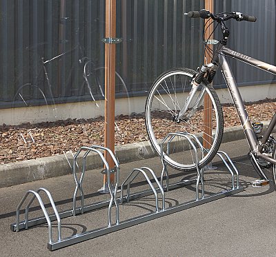 Verzinkt fietsenrek 2 niveaus voor 5 fietsen L 1600 x 390 x 490 mm zonder of met anti-diefstalbeugels (H 830 mm)