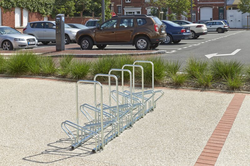 Verzinkt fietsenrek 2 niveaus face-to-face voor 10 fietsen L 1950 x 630 x 400 mm zonder of met anti-diefstalbeugels (H 830 mm)