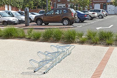 Verzinkt fietsenrek 2 niveaus face-to-face voor 10 fietsen L 1950 x 630 x 400 mm zonder of met anti-diefstalbeugels (H 830 mm)