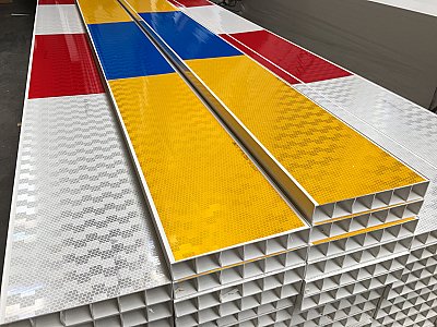 Reflecterende bareel plank - PVC - 2000 x 150mm KL1 blauw/geel (4x 500 mm)
