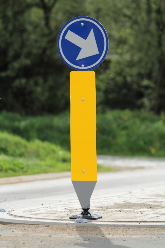 Kickback paal Ø 60 mm - H: 1470 mm voorzien van D1d 400mm (enkelzijdig) (zonder voetplaat/bevestigingen) - (MOQ 10)