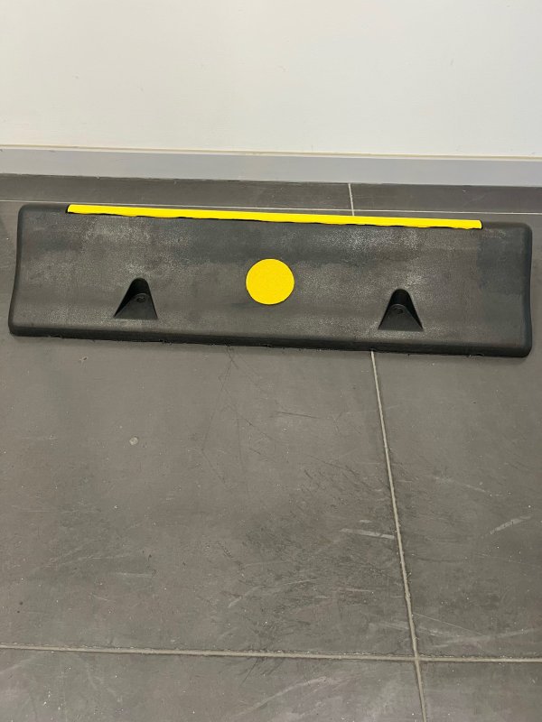 Parkeerstop voor vrachtwagens - 1000 x 300 x 160 mm